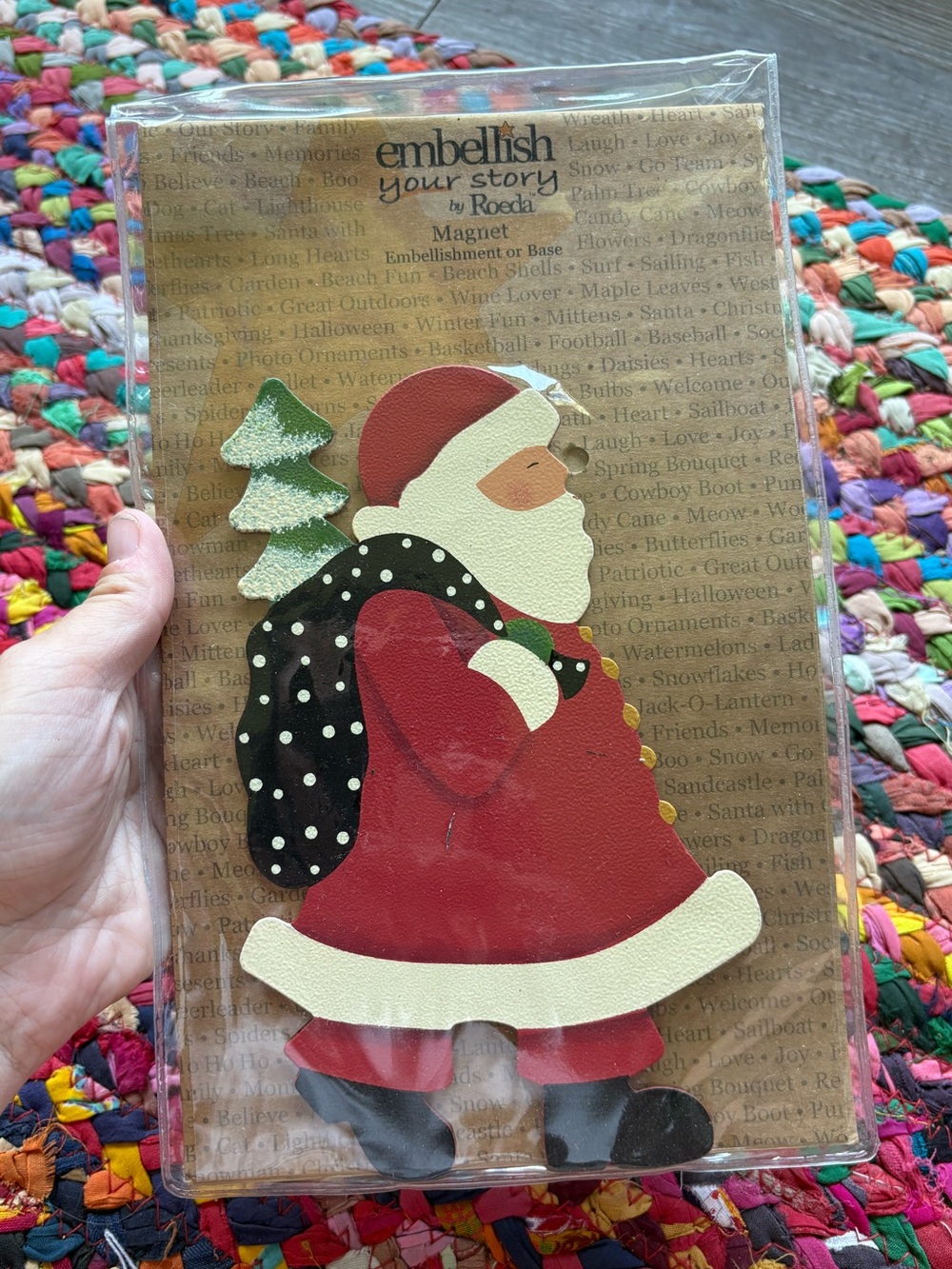 ROEDA HAND-PAINTED METAL CHRISTMAS SANTA MAGNET